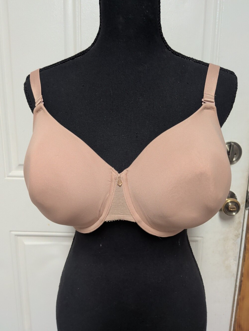 Wacoal Underwire Lined Go Anywear Contour Bra size 36G